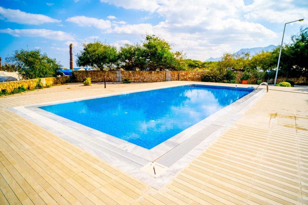 Spacious Three-Bedroom Apartment With Sea View A3 Girne Buitenkant foto